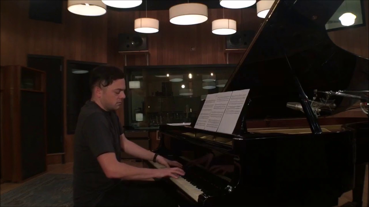 Guarda Nico Muhly - "Funeral" Piano Solo su YouTube Guarda Nico Muhly - "Funeral" Piano Solo su YouTube