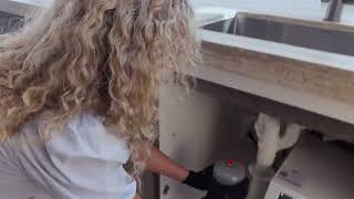 How To Change A Co2 Bottle On A Hydrotap G5 Command Centre