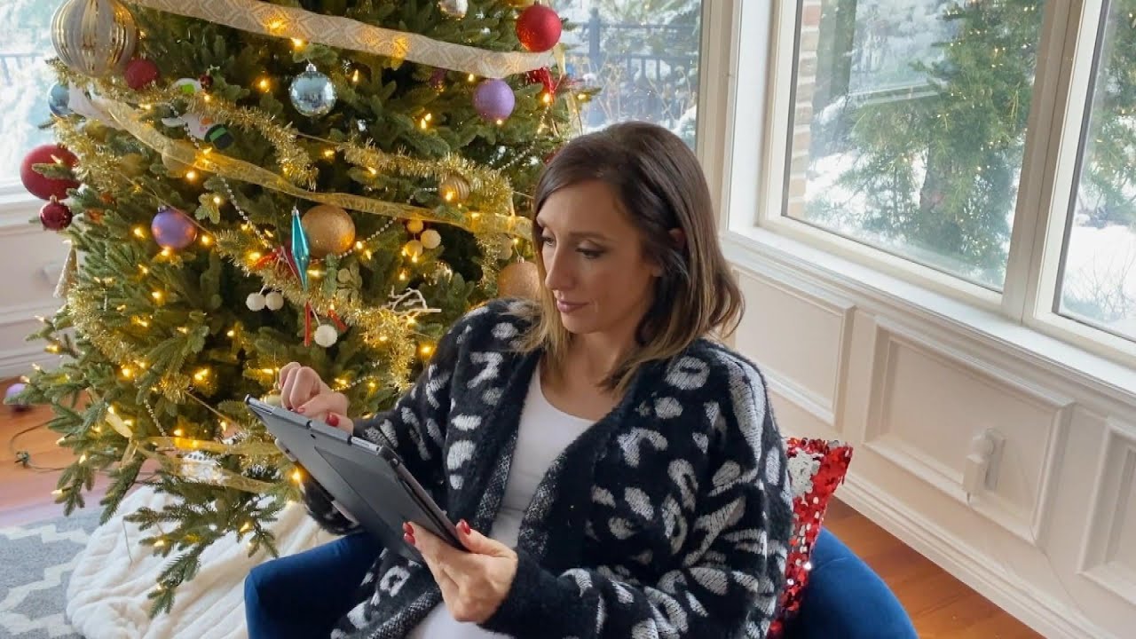 How a Self-Proclaimed Frugal Blogger Saves Money During The Holidays | Rachael Ray Show