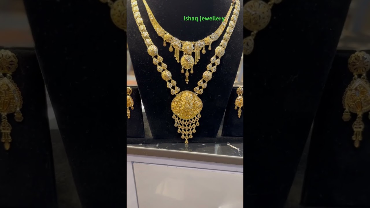 Just have a look for gold marriage set for bride😍