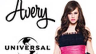 Avery signs record deal with Universal Records!