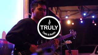 Download lagu WHITE FRAME - Kopi Dangdut ( Live music cover ) #malamminggutrulycafe #Bengkulu