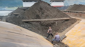 Barge unloads more than 3000 tons of small iron ore | part 1 - Vlog of work on the barge