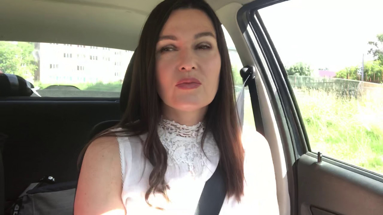 Девушка сквиртует в машине