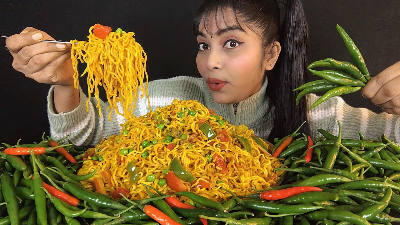 EATING SPICY VEG MASALA MAGGI NOODLES WITH GREEN CHILLI CHALLENGE | EATING ASMR SHOW | BIG MUKBANG