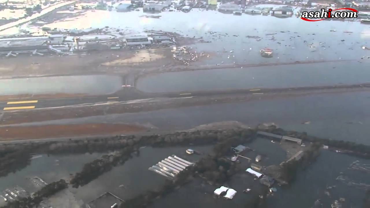 宮城 海岸部に遺体３００人 空港屋上に１３００人避難 Youtube