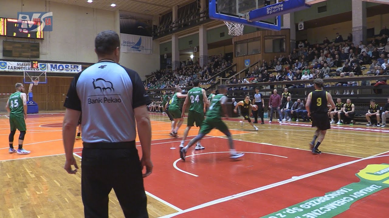 MKKS SIARKA TARNOBRZEG - AZS JAROSŁAW 63:64 (34:24) -  FRAGMENTY MECZU I KOMENTARZE TRENERÓW