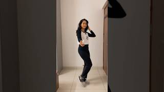 Love Mera Hit Hit Billu Medha Pant Dance Cover Dance Paramour