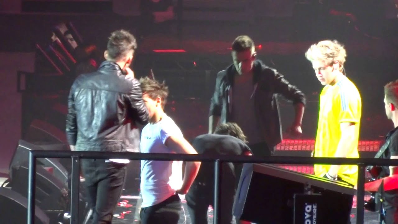 One Direction What Makes You Beautiful Stockholm, Sweden YouTube