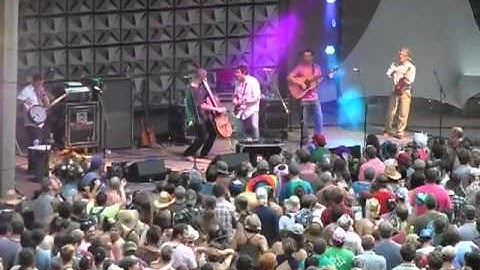 Yonder Mountain String Band - Shake Me Up