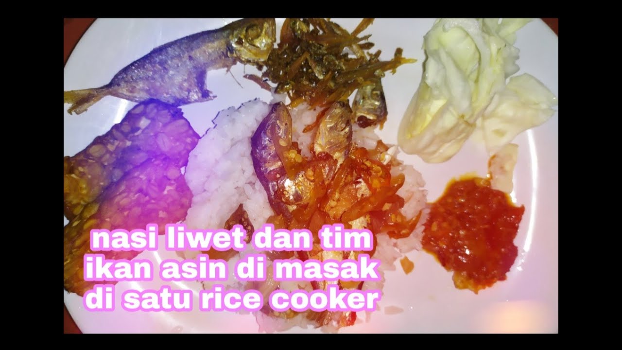 Makanan Sunda ya nasi liwet ikan asin / khas sunda 