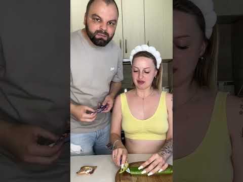 Lifehack diet. Eat without it and.. #funnycouple #funny #comedy