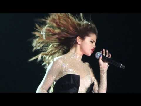 selena-gomez---same-old-love-(live-performance,-revival-tour-concert-in-montreal-2016)