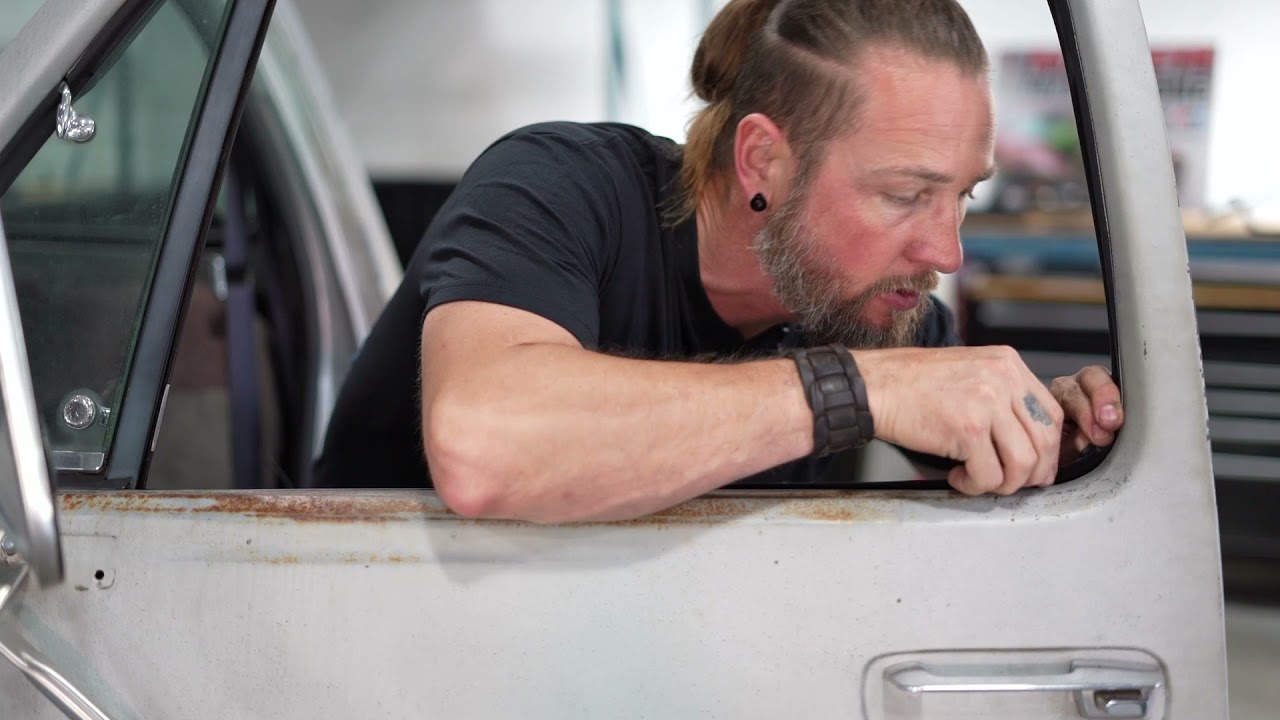 Jubee Mays shows us how easy it can be to replace your Door Glass Window Seals on this 86 Dodge D100