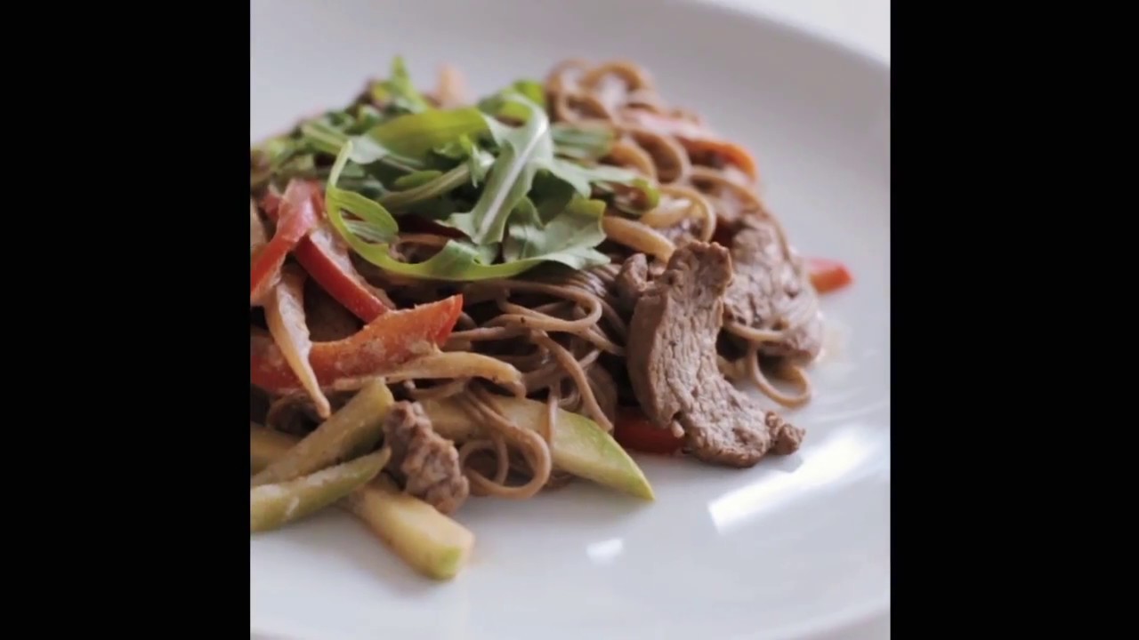 Freshbox: Гречневая лапша с говядиной и овощами