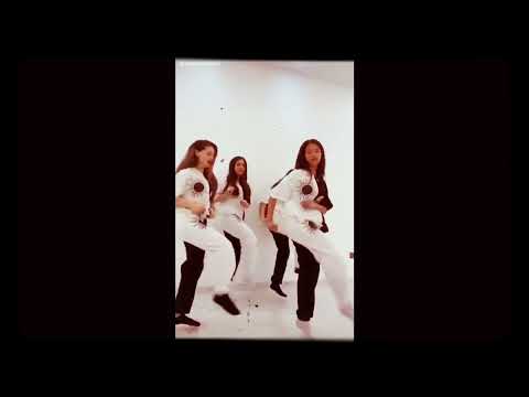 احلا بنات مع بعض