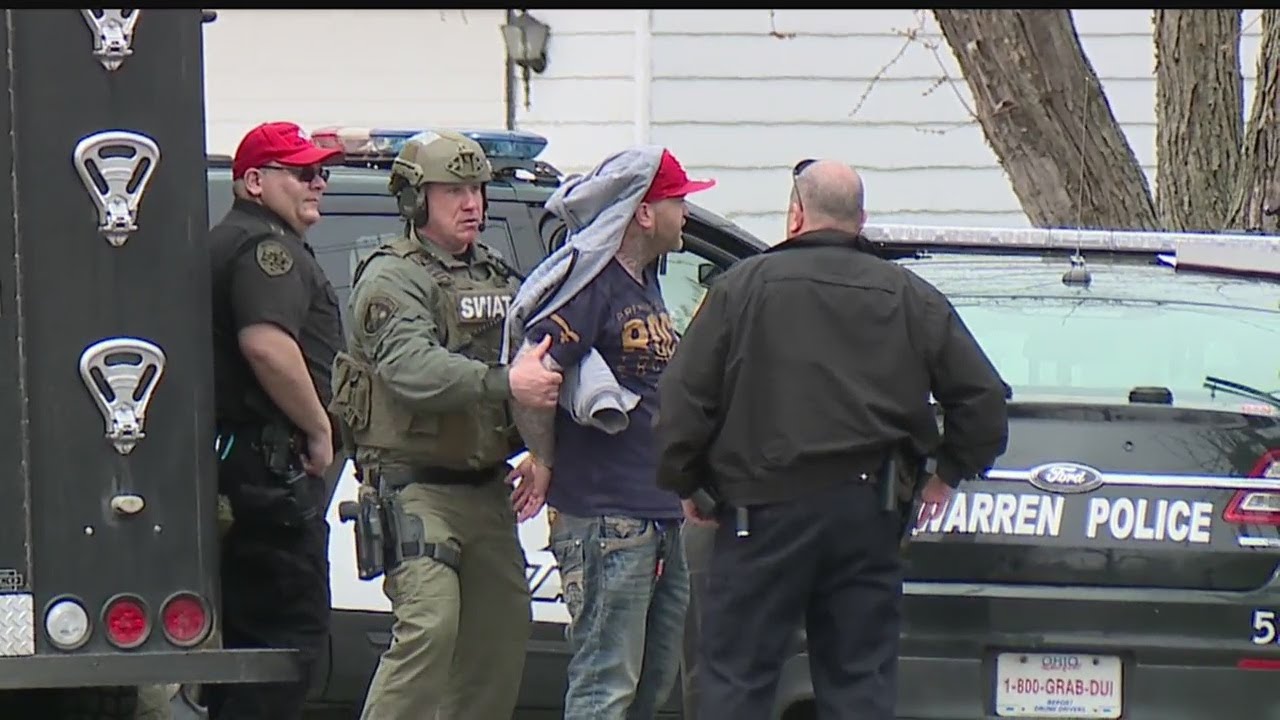Warren police 3 in custody after stand off YouTube