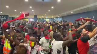 Les Camerounais et Égyptiens célèbrent la victoire des pharaons / Can 2022 Côte d'ivoire vs Egypte