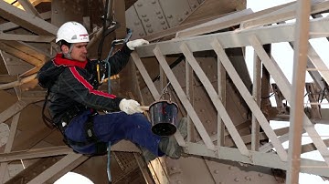 Rusting Eiffel Tower in need of full repairs, reports say