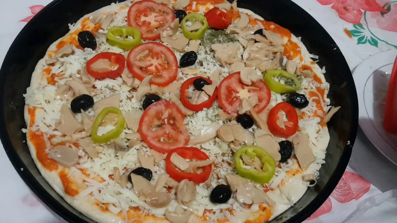 بيتزا Pizzaالأكلة المفضلة لدى الجميع😋 أسهل طريقة لعمل البيتزا 😍نوعين بل صلصة وبل فطر👌🤗💞