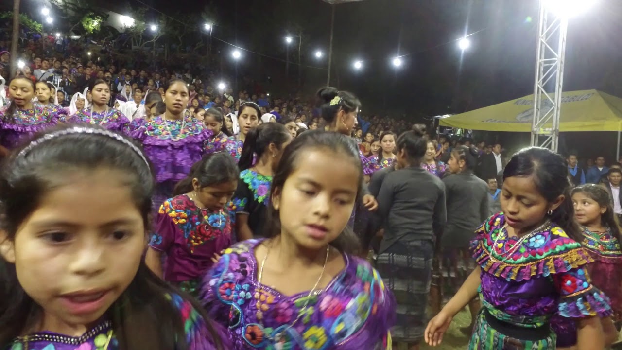 Debo Correr  // Ernesto Reyes y su grupo Viñadores de Cristo