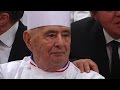 Depuis 50 ans, le cuisinier Paul Bocuse est sous trois bonnes étoiles