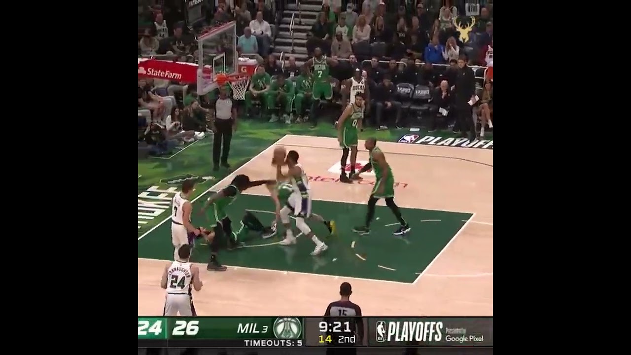 giannis dunks over the cetics