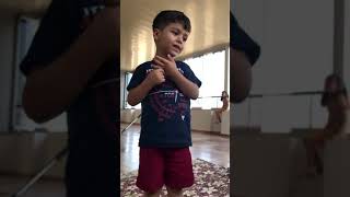 Seni Bir Gün Döveceğim Diyen Çocuk