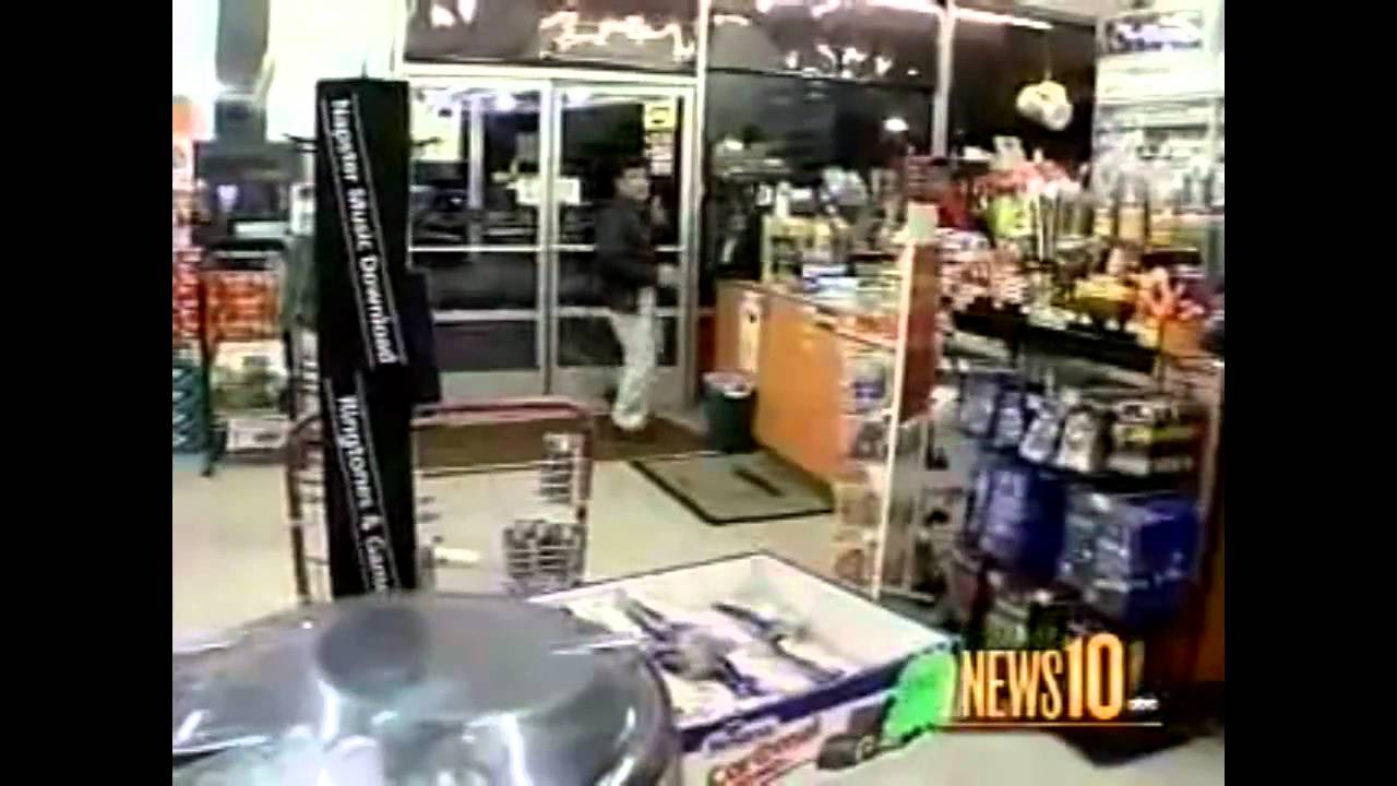 Stupid Robber- Don't Mess With This Shop Keeper! - YouTube