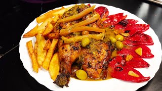Pollo asado con piquillo y patatas fritas  دجاج محمر مع الفلفل الأحمر و البطاطس. ??