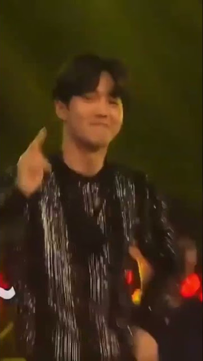 Like father , like son 😂❤️ Suho and Sehun dancing the same way 🥹🫶 #Shorts #EXO #Suho #Sehun #Kpop