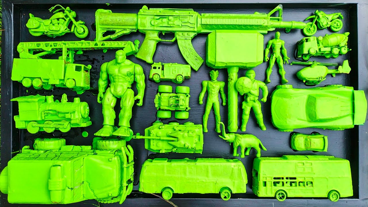 membersihkan mainan mobil polisi,kereta api,hulk, mobil bus telolet,mobil balap,Helicopters.. 