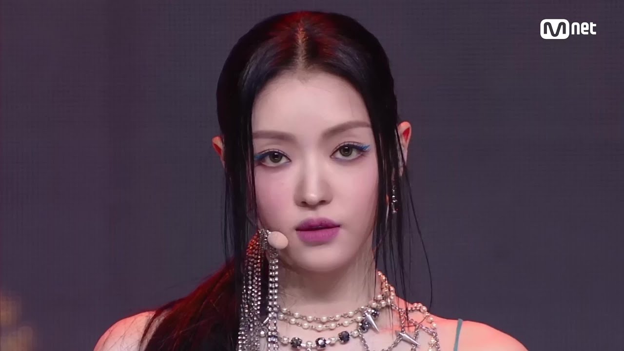 유아 (YooA) - Rooftop #엠카운트다운 EP.834 | Mnet 240321 방송