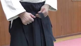 合気道：袴のつけ方 How to wear Aikido Hakama