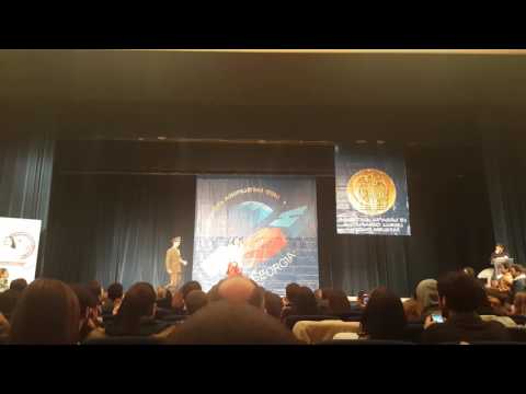 \"აქედან გორი შორია\" . მისალმება. ფინალი