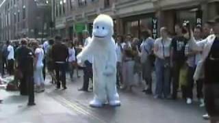 Yeti dancing on Brick Lane