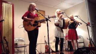 Video thumbnail of "Auld Lang Syne - The Gothard Sisters at CFM"
