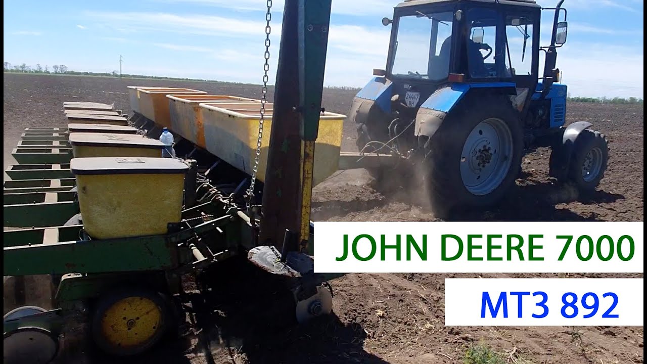 Трактор МТЗ 892 с сеялкой John Deere 7000. Сеем подсолнечник в середине ...
