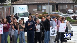 Students protest budget cuts at MSD's district office