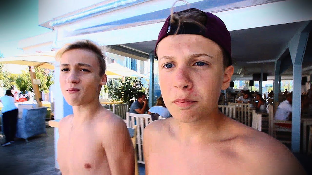 LA PISCINA CU FRATII MUNTEANU