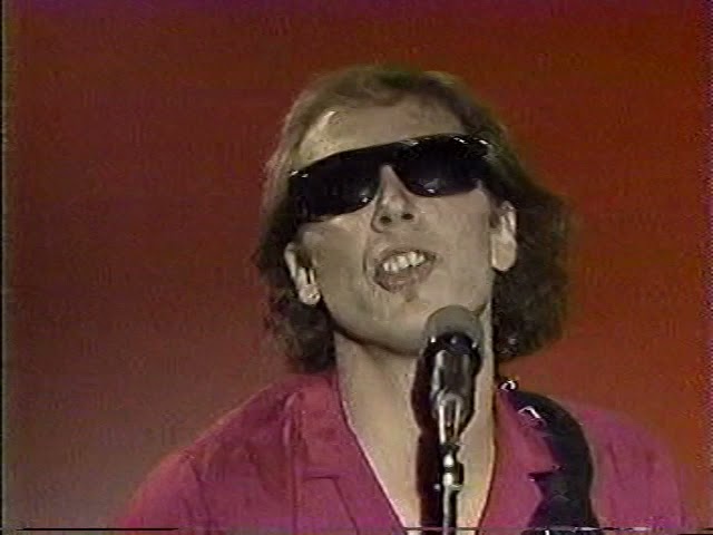 Dr. Gonzo 1983 standup Johnny Rivers by Jose Feliciano class=