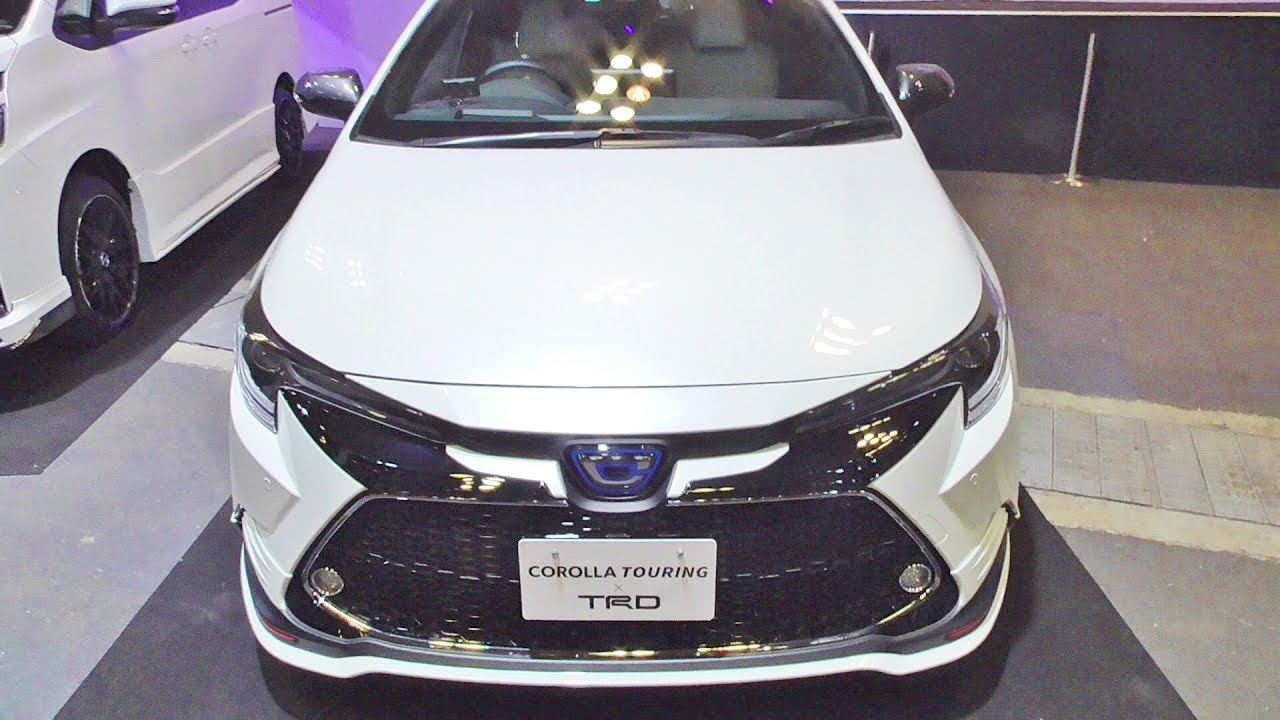 Японский традиционный малый седан TOYOTA COROLLA TOURING с TRD настроить детали