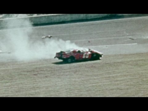 Maynard Troyer flips at the Daytona 500, 1971. Official - YouTube