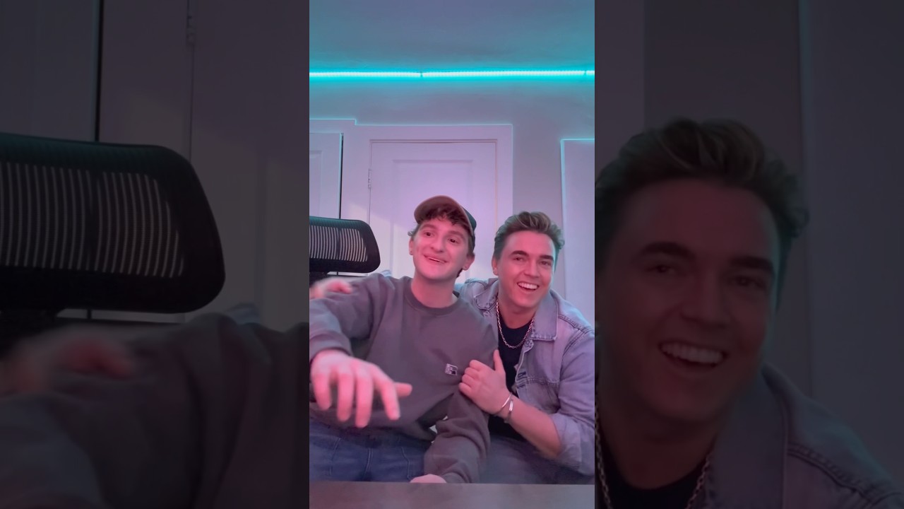Παρακολούθηση such an honor to play my song for @jessemccartney 😭 trophy case is out NOW #sing #jessemccartney στο YouTube Παρακολούθηση such an honor to play my song for @jessemccartney 😭 trophy case is out NOW #sing #jessemccartney στο YouTube