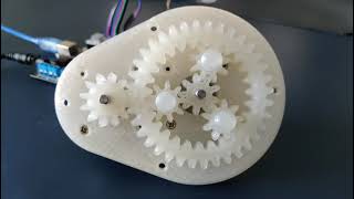 Planetary gear with relative motion