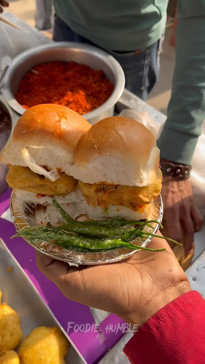 Famous Vadapav street food #shorts #vadapav #youtubeshorts