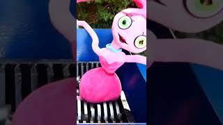 Shredding Mommy Long Legs With Real Shredder 