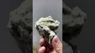 Video preview: Mica with Quartz — Xuebaoding, Sichuan, China