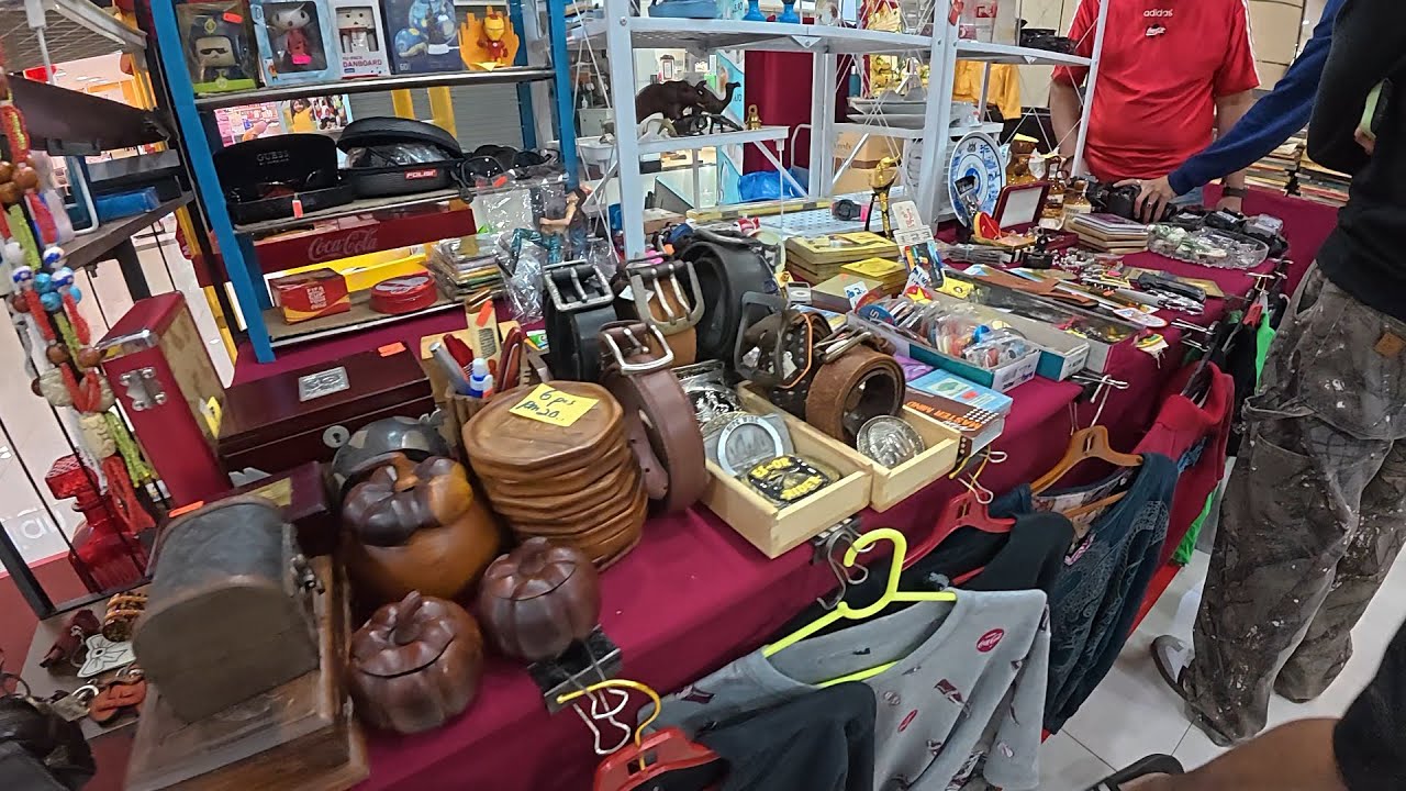 Malaysia's oldest vintage mall - Amcorp Mall Review