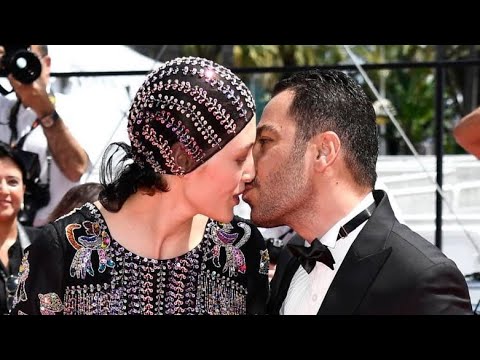 بوسه جنجالی